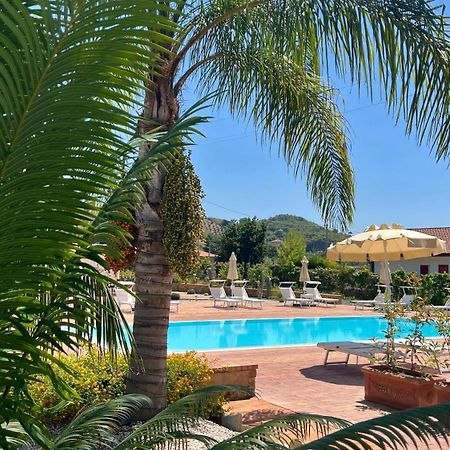 Cuore Del Cilento Relais&Retreat กัสเตลลาบาเต ภายนอก รูปภาพ